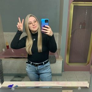 Meet your Posher, Naomi